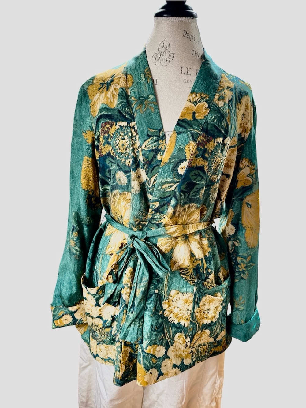 Peruvian Connection wild flower floral short kimono like new size large